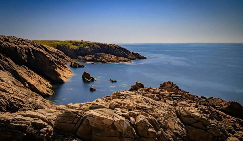 Ideale per un weekend da Parigi: questa penisola bretone unisce scogliere di granito e spiagge turchesi