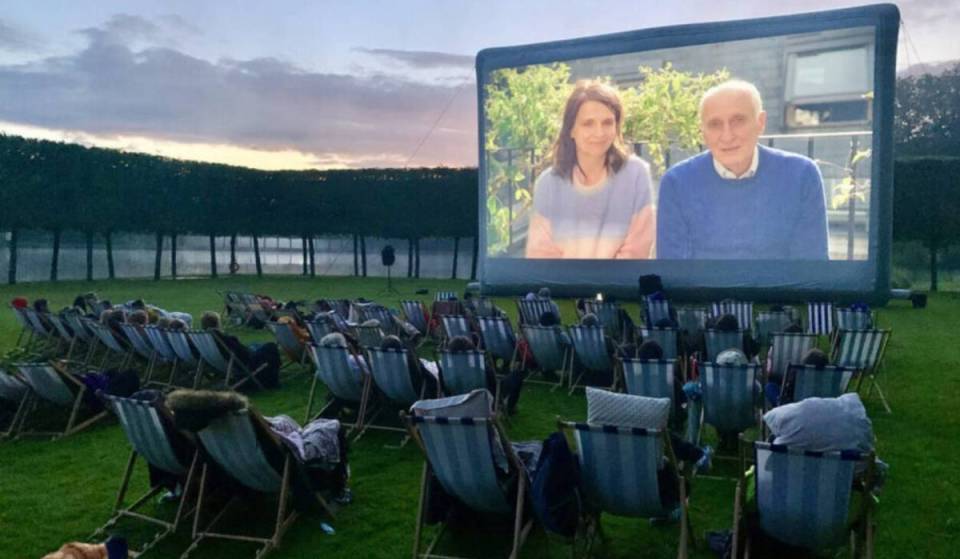 Pendant quatre vendredis seulement, ce cinéma en plein air gratuit investit les parcs et jardins du 13ᵉ arrondissement