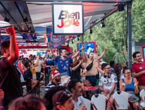 Le Quai de la Photo se une a Coca-Cola para que vivas las emociones de la Copa del Mundo de la FIFA 2026™