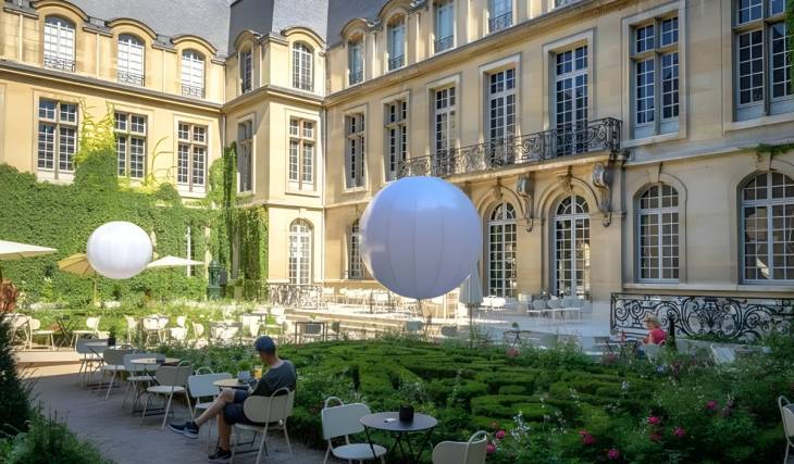 Moins fréquenté que le Louvre, ce musée gratuit de 145 ans est le plus ancien de Paris, et il cache un magnifique jardin de plus de 1 300 m² que peu de Parisiens connaissent