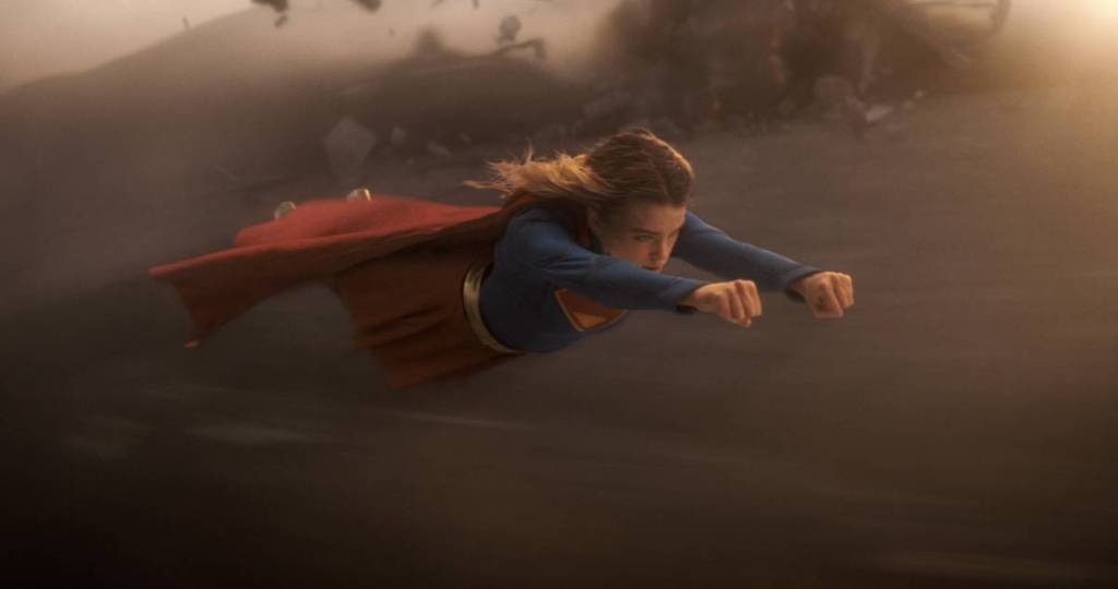 cine parisino Supergirl