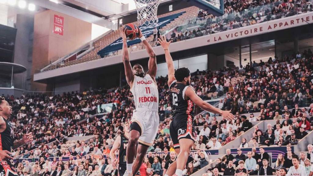 Nationale Basketballliga im Roland-Garros-Stadion