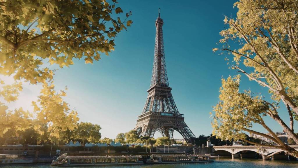 Construite en seulement 2 ans, avec 18 038 pièces et 2,5 millions de rivets – les chiffres complètement fous derrière la Tour Eiffel