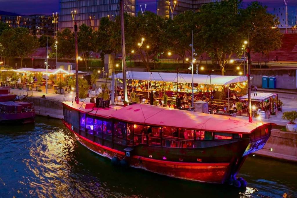Hausboot „Dame de Canton“