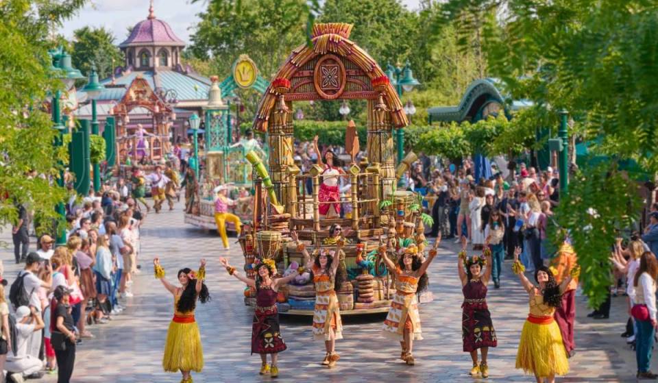 Nieuwsflits: Disneyland Parijs onthult de Cavalcade van de Disney-prinsessen, een nieuw meeslepend en interactief avontuur met Rapunzel, Moana, Raya en Tiana om de hele familie deze zomer te betoveren