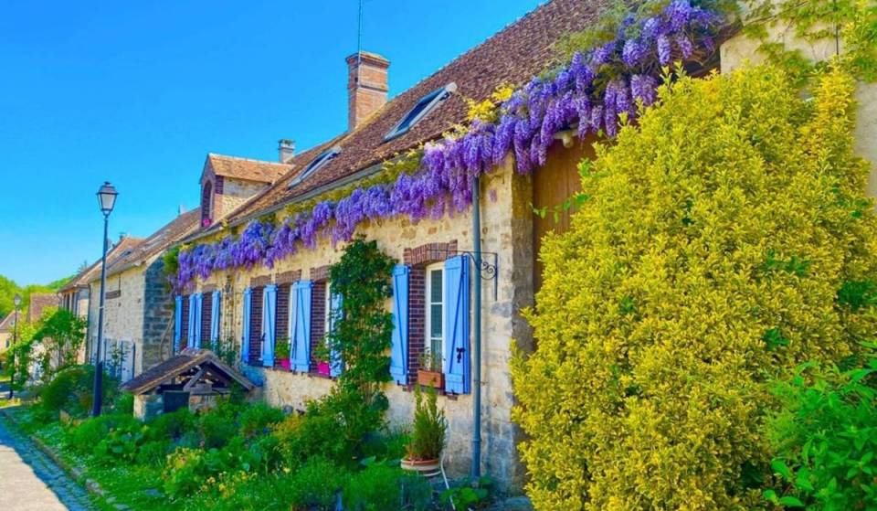 Moins connu que Fontainebleau, à 100 km de Paris, ce village aux 7 ponts a représenté l’Île-de-France dans « Le Village préféré des Français » et cache une étonnante légende sur la peste noire