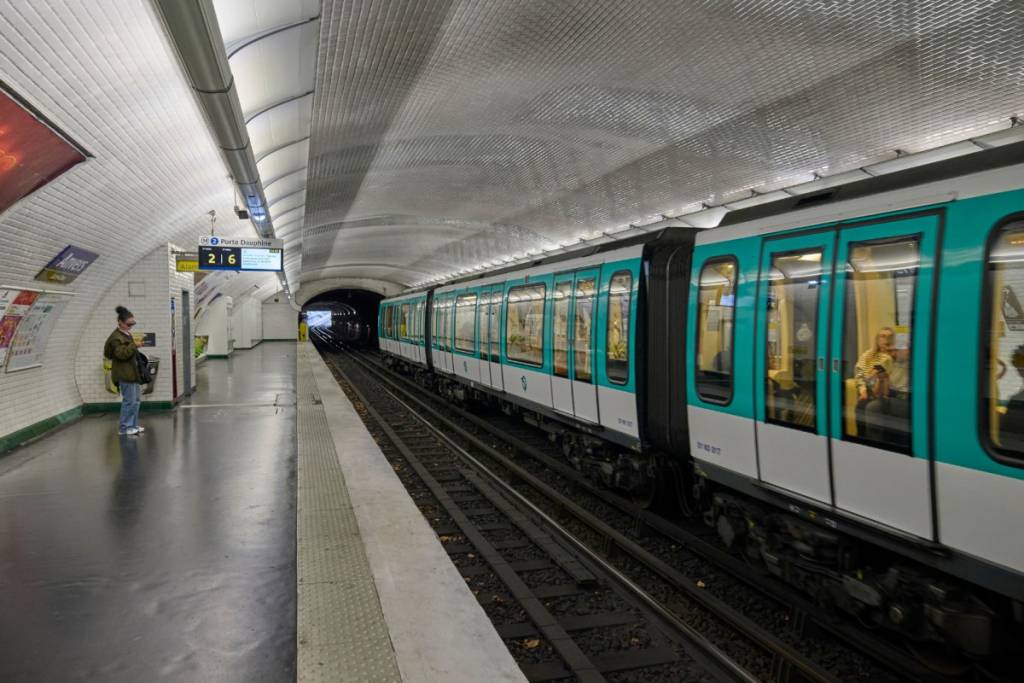 En 2027, le nouveau métro MF19 arrivera sur ces deux lignes parisiennes, dont « la pire de Paris »… et les voyageurs vont enfin pouvoir en profiter