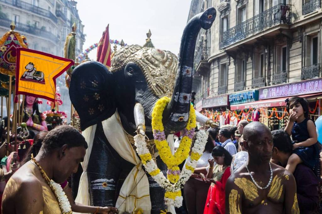 No final de agosto, o maior templo hindu de França vai levar um carro alegórico de 5 metros pelo coração do 18.º arrondissement de Paris para a festa de Ganesh