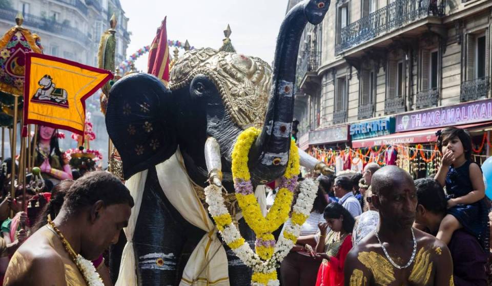 Ende August wird der größte Hindu-Tempel Frankreichs anlässlich des Ganesh-Festes einen 5 Meter langen Festwagen durch das Herz des 18. Arrondissements von Paris ziehen lassen