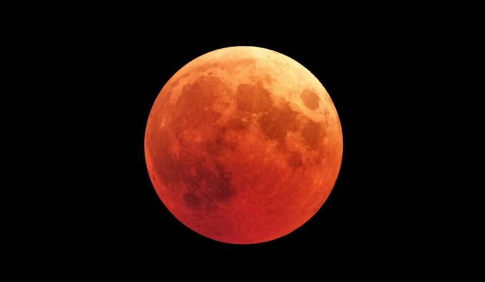 Dans quelques jours, une impressionnante éclipse lunaire sera visible dans le ciel de Paris, et vous pourrez l’observer à l’œil nu