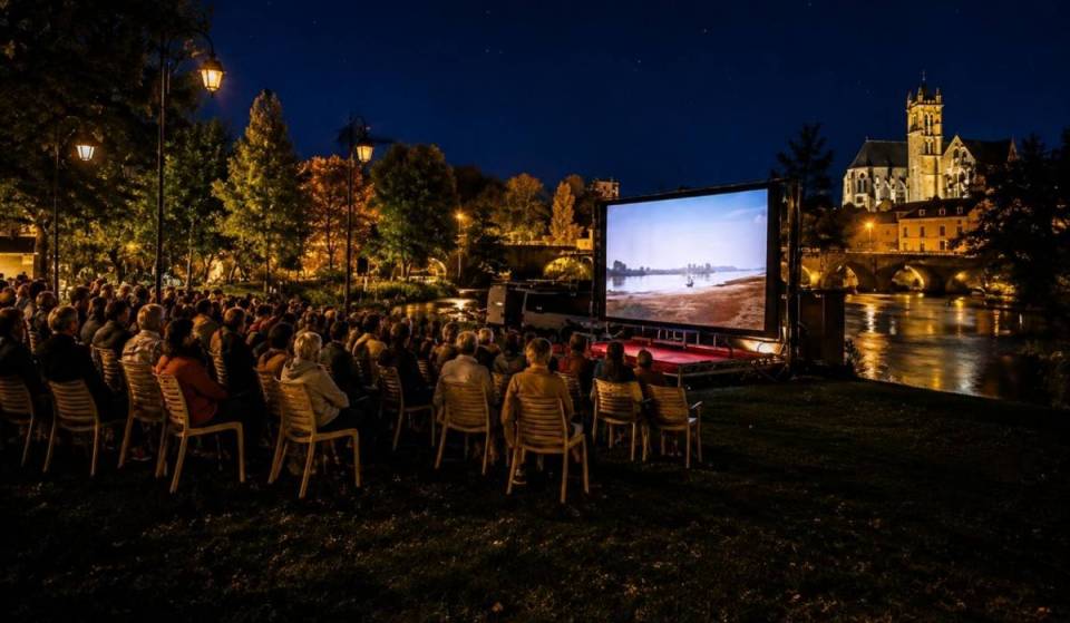 Dieses Wochenende verwandelt dieses kostenlose Filmfestival ein mittelalterliches Dorf in der Île-de-France drei Tage lang in ein Freiluftkino.