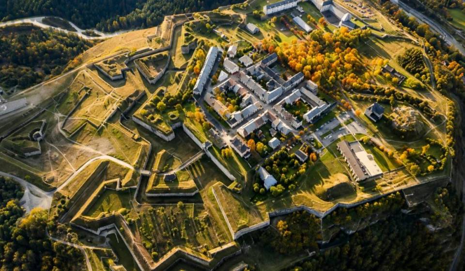 Encarado a 1.050 metros, este pueblo de los Alpes es ahora uno de los más bonitos de Francia