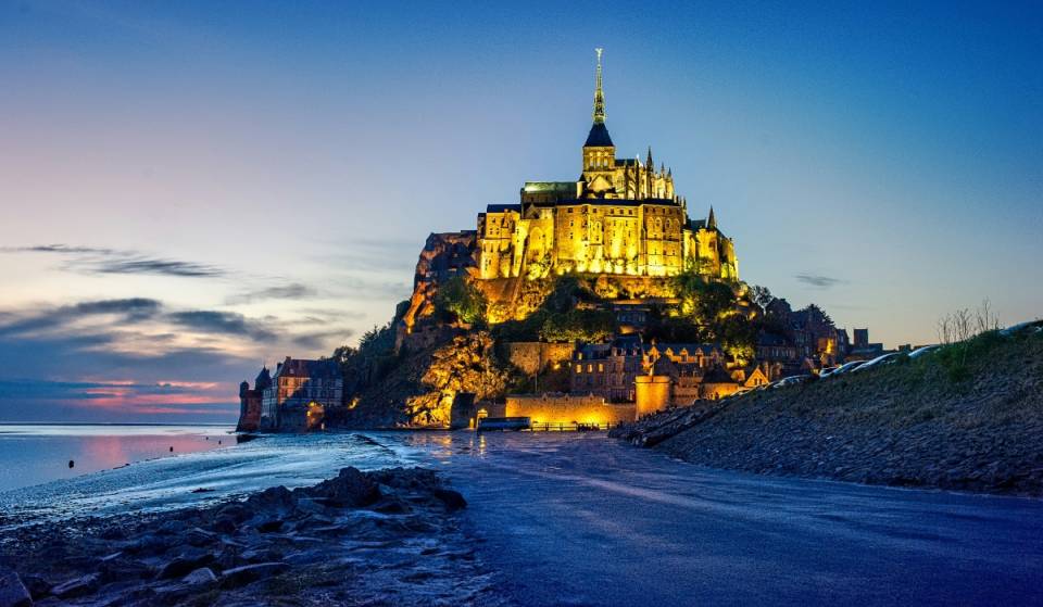 At the foot of Mont Saint-Michel, the Marée Électronique festival is hosting its first open-air event overlooking the bay—with visuals created by the INA