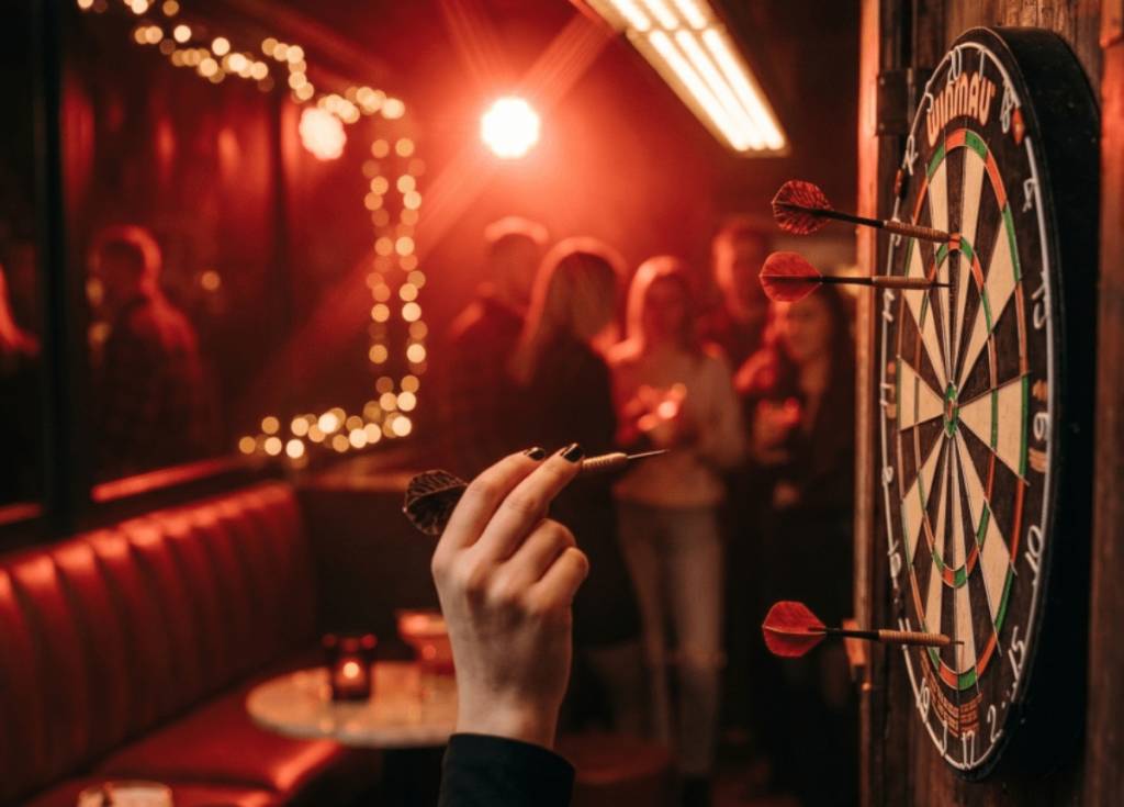 Karaoke, blind test, quizzes, darts, and shuffleboard: in the 10th arrondissement, a 600-square-meter multi-entertainment space offers THE ultimate night out