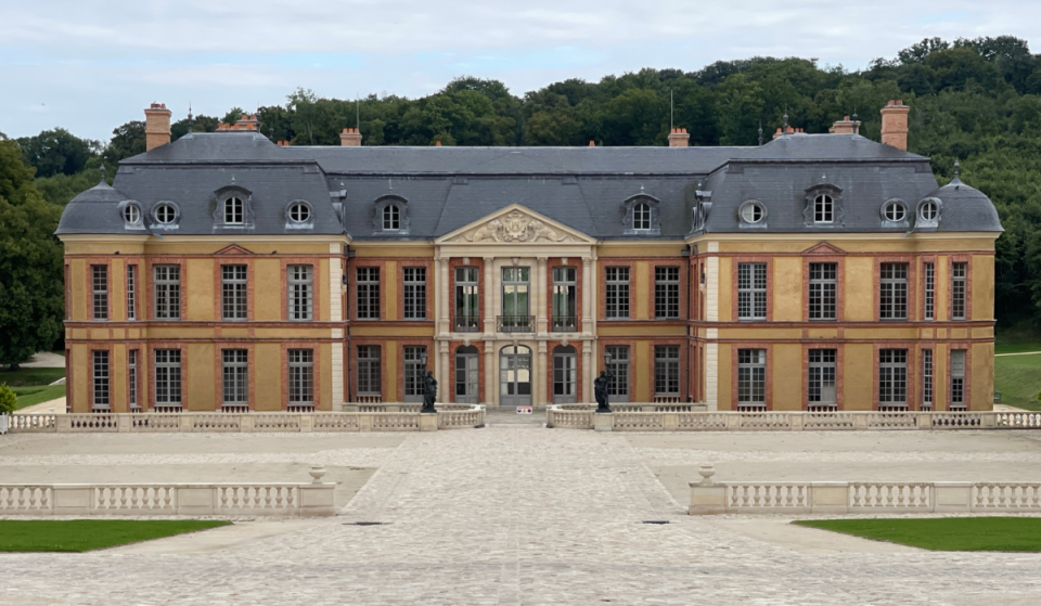 Au cœur de la vallée de Chevreuse, ce magnifique domaine à 1 h de Paris organise un immense bal masqué du XVIIIᵉ siècle