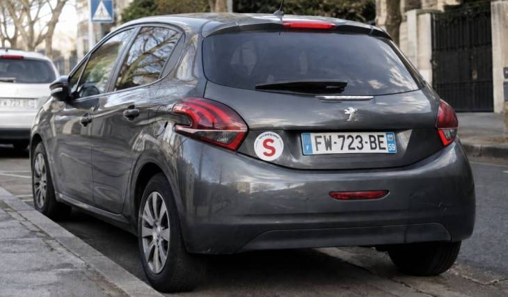 “S” stickers on cars: What is the purpose of this sticker that’s becoming increasingly common on the roads—and is it mandatory?