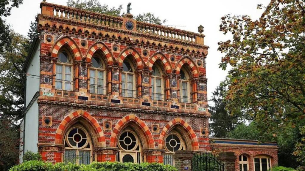 Doulton House