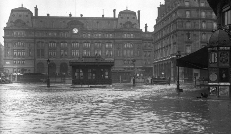 In 1910, the Seine reached 8.62 meters, and 20,000 Parisian buildings were flooded