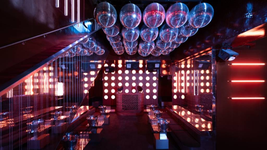 a photo of the interior of the Giulia club in Paris