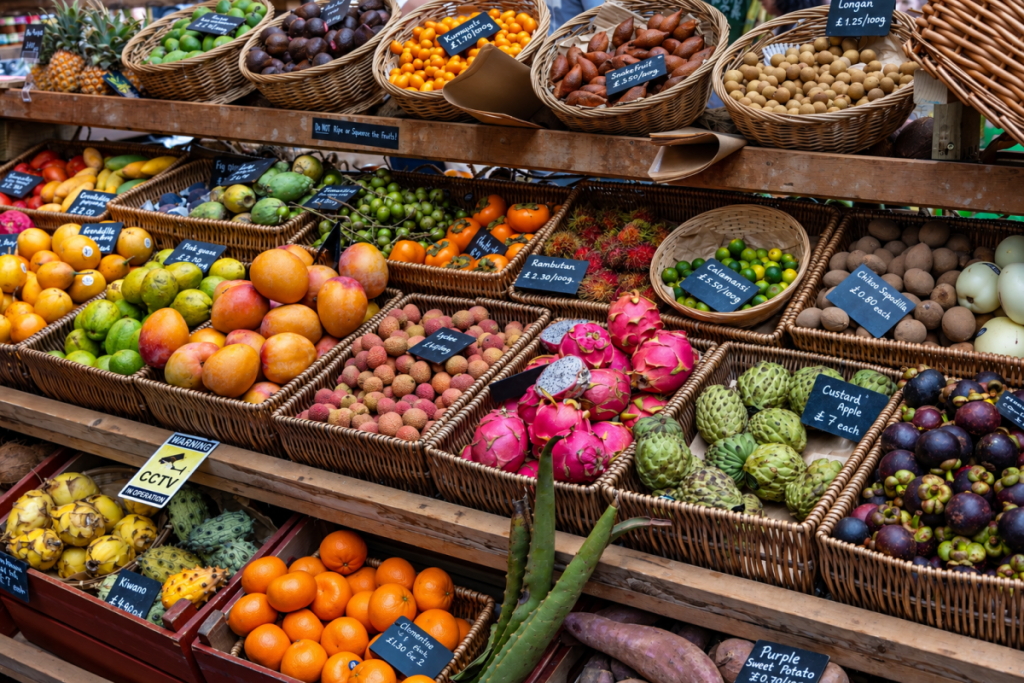 Koolbladeren, lelijke groenten en restjes kip: dit weekend leert deze gratis foodmarkt je hoe je datgene wat je eigenlijk wilde weggooien, kunt omtoveren tot echte gerechten