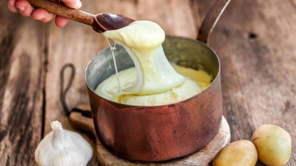 Aligot mit Wurst nach Belieben, 6.000 Gäste und zwei Festtage: Dieses riesige Festmahl findet nur wenige Stunden von Paris entfernt statt