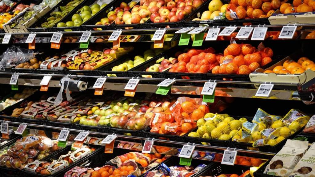 Grand Frais is thinking big: 2,200 m² of fresh produce will replace this former supermarket near Paris