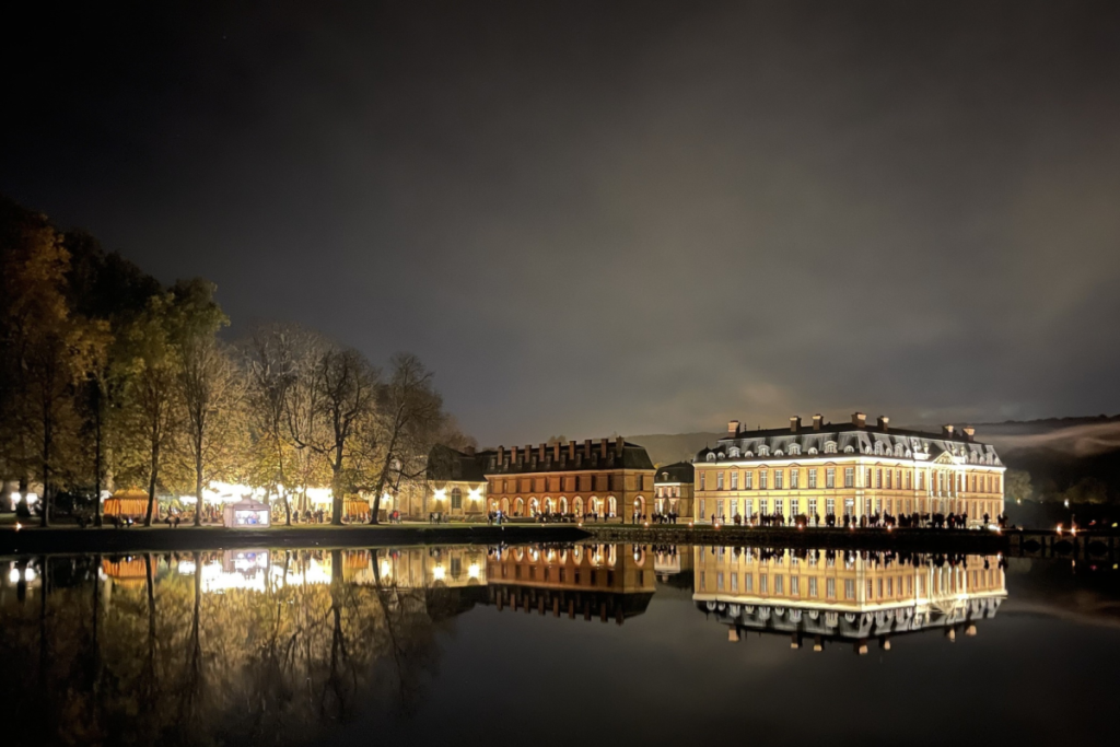 This weekend, the most beautiful castles in Île-de-France open their doors after dark… with thousands of candles and unique tours