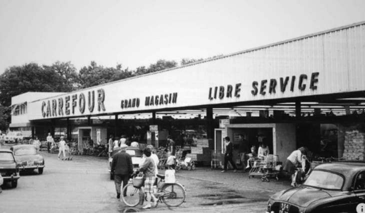 1963 eröffnete der erste Hypermarkt Frankreichs auf 2.500 Quadratmetern; 63 Jahre später hat sich seine Größe verdreifacht