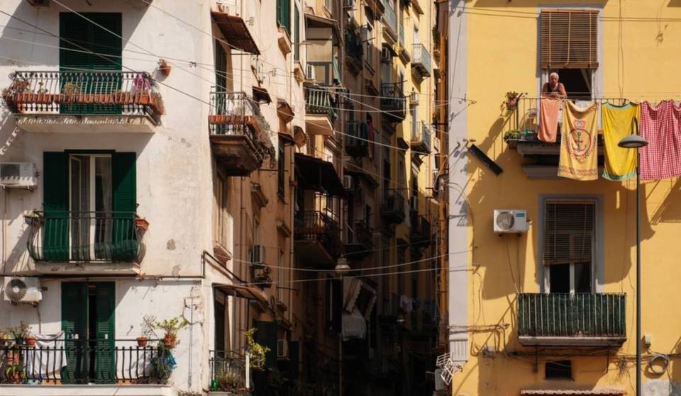 Pizza, colorful alleyways, and la dolce vita: just 2 hours from Paris, this Italian city has been named the most charming historic city in Europe