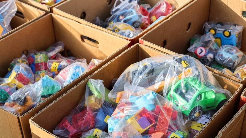 Et si vos anciens jouets faisaient le bonheur d&rsquo;autres enfants à Noël ? Ce bus pas comme les autres va parcourir l&rsquo;Île-de-France
