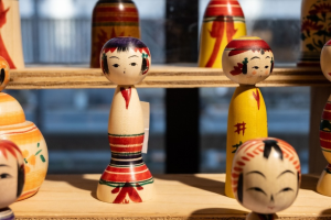 Kimonos, vaisselle ancienne et objets vintage venus du Japon : une grande brocante gratuite ouvre demain à Paris