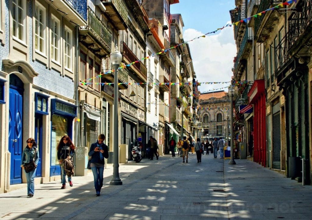 Qual é a história do nome da Rua das Flores? Porto Secreto