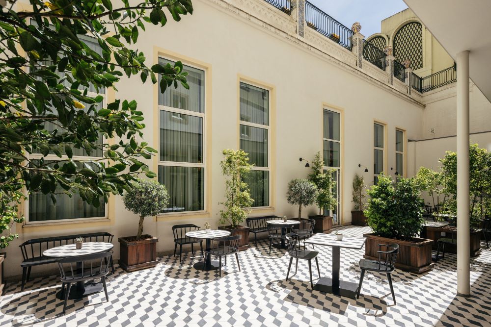 O Scarlett Wine & Food é um dos spots onde podes desfrutar de um brunch ao fim de semana