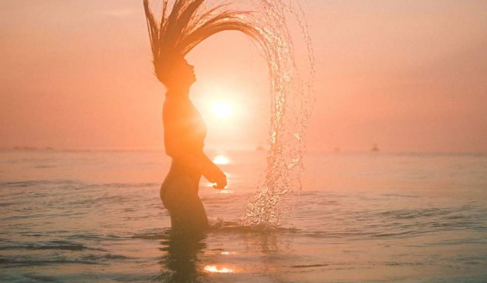 9 praias oficiais naturistas que existem em Portugal para quem prefere deixar tudo ao léu ainda este verão