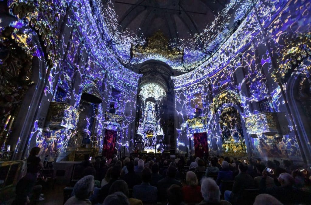 A experiência imersiva Spiritus está de volta à Igreja dos Clérigos