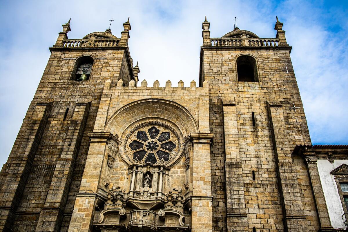 Sé do Porto: a história de um monumental templo medieval