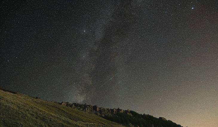Depois do eclipse solar, o espetáculo continua no céu do Porto com uma das mais aguardadas chuvas de estrelas do ano