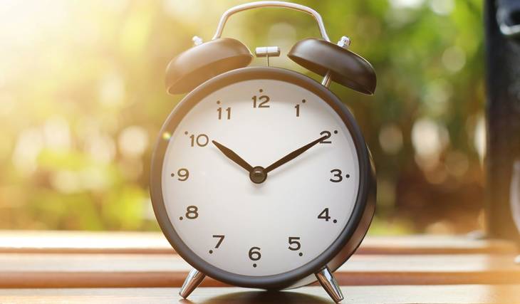 A mudança de hora para o inverno acontece neste fim de semana em Portugal: na madrugada de 25 de outubro, os relógios atrasam 60 minutos e a cidade do Porto prepara-se para o encanto das noites longas