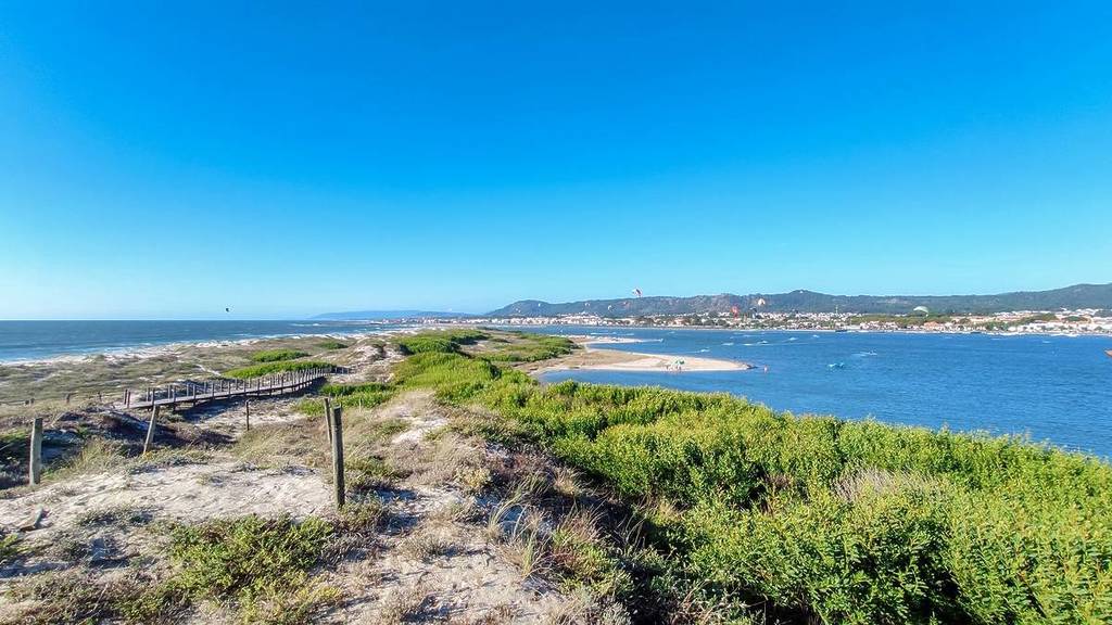 A Costa Verde, no Norte de Portugal, está em destaque nos media britânicos