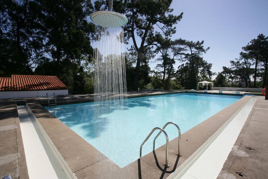 A Piscina da Quinta da Conceição, em Matosinhos, é uma obra do arquiteto Siza Vieira