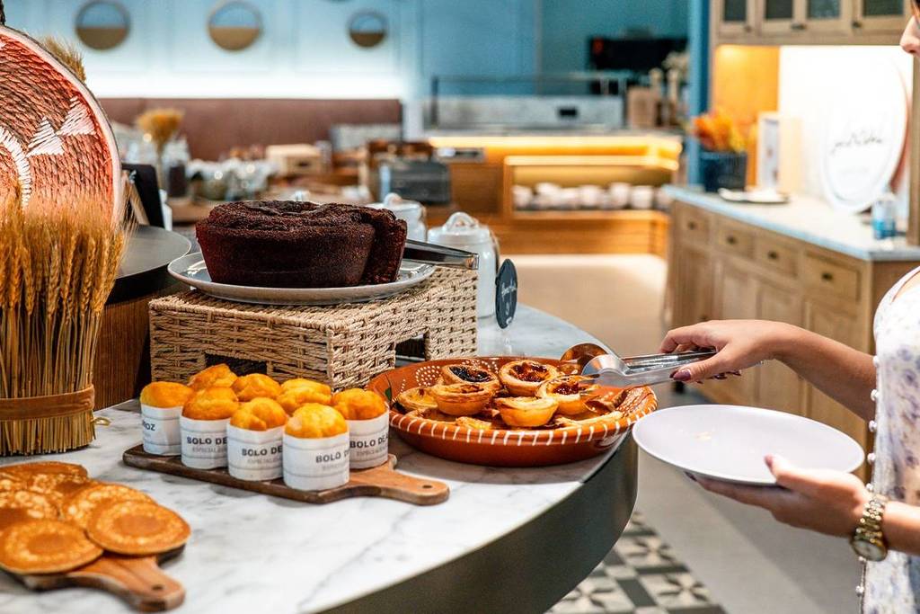 Mesmo sem pernoitar, podes tomar um excelente pequeno-almoço no Mercure Porto Centro Aliados