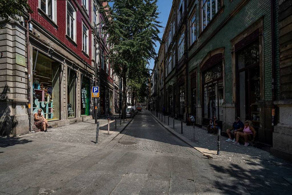 As ruas Cândido dos Reis e da Galeria de Paris vão ser pedonais