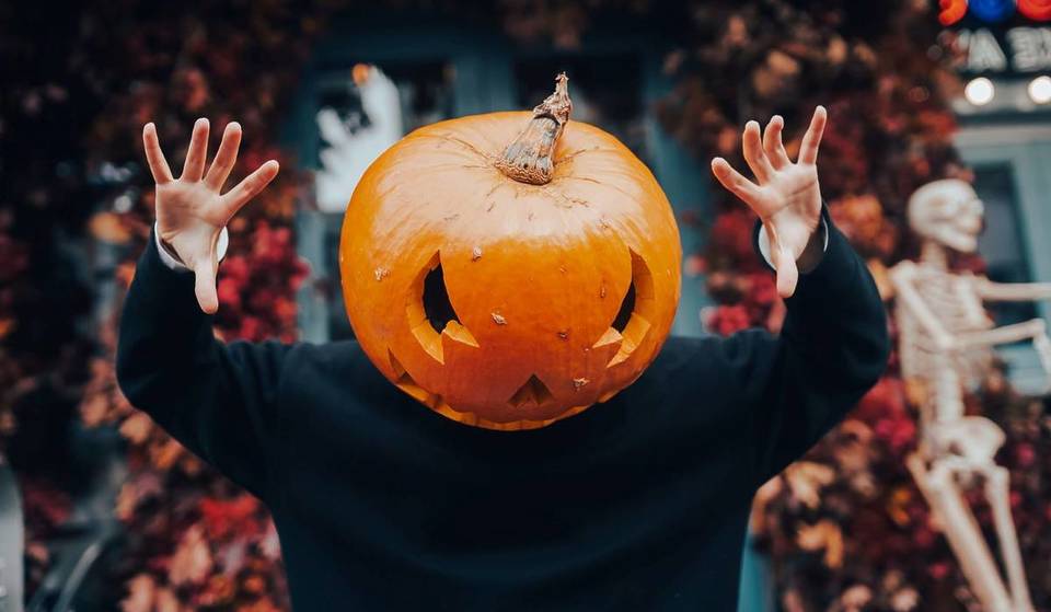 Escalofríos garantizados: canciones de Halloween perfectas para tu espeluznante (e íntima) lista de reproducción