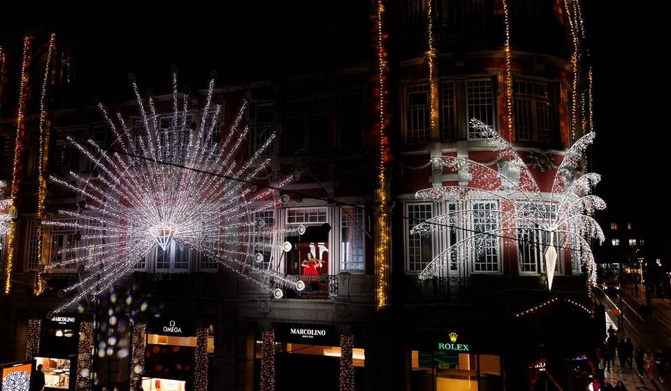 More than 13 km of lights and 8 months of preparation: the Christmas show that promises to surprise one of Porto&#8217;s most iconic streets this Saturday
