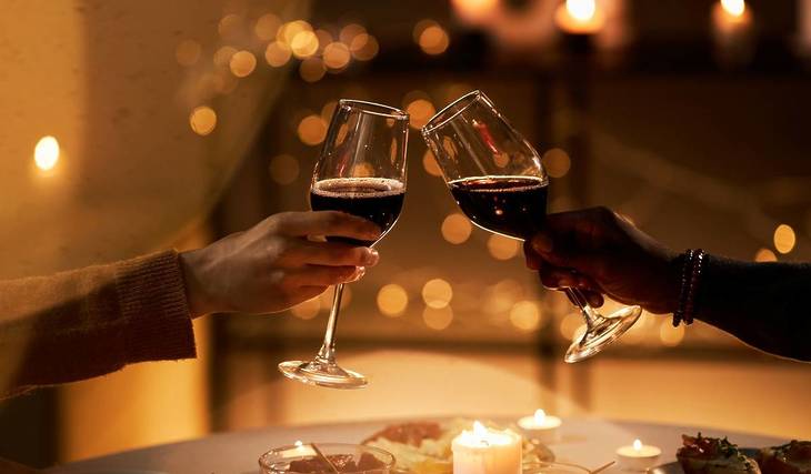 12 restaurantes románticos en Oporto para una cena en pareja: desde el mejor sushi hasta vistas panorámicas del Duero