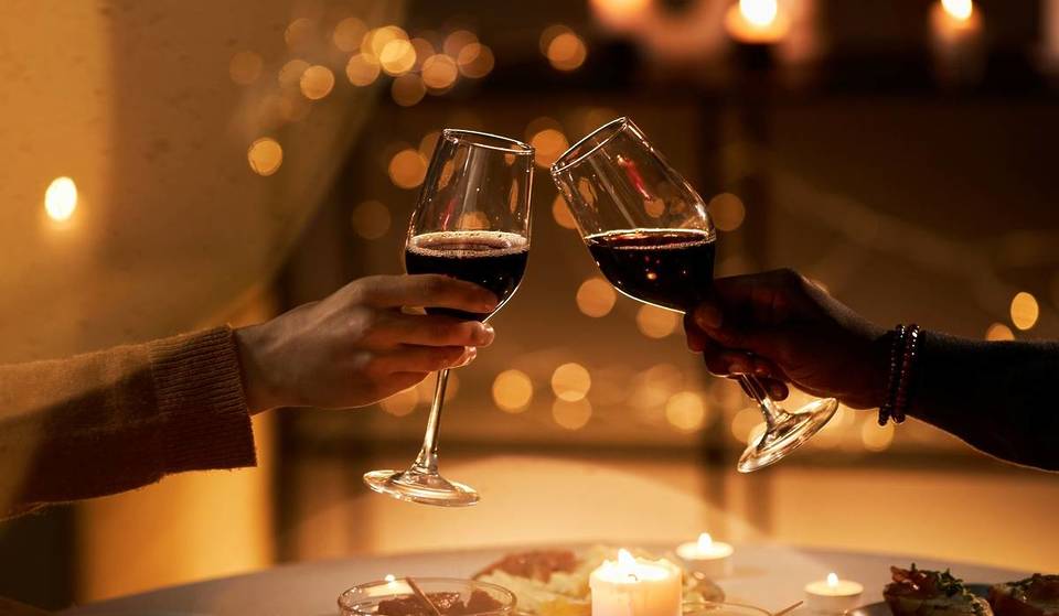 Guia dos restaurantes mais românticos do Porto para o Dia dos Namorados: de menus Michelin a um 17º andar com vista panorâmica sobre a cidade