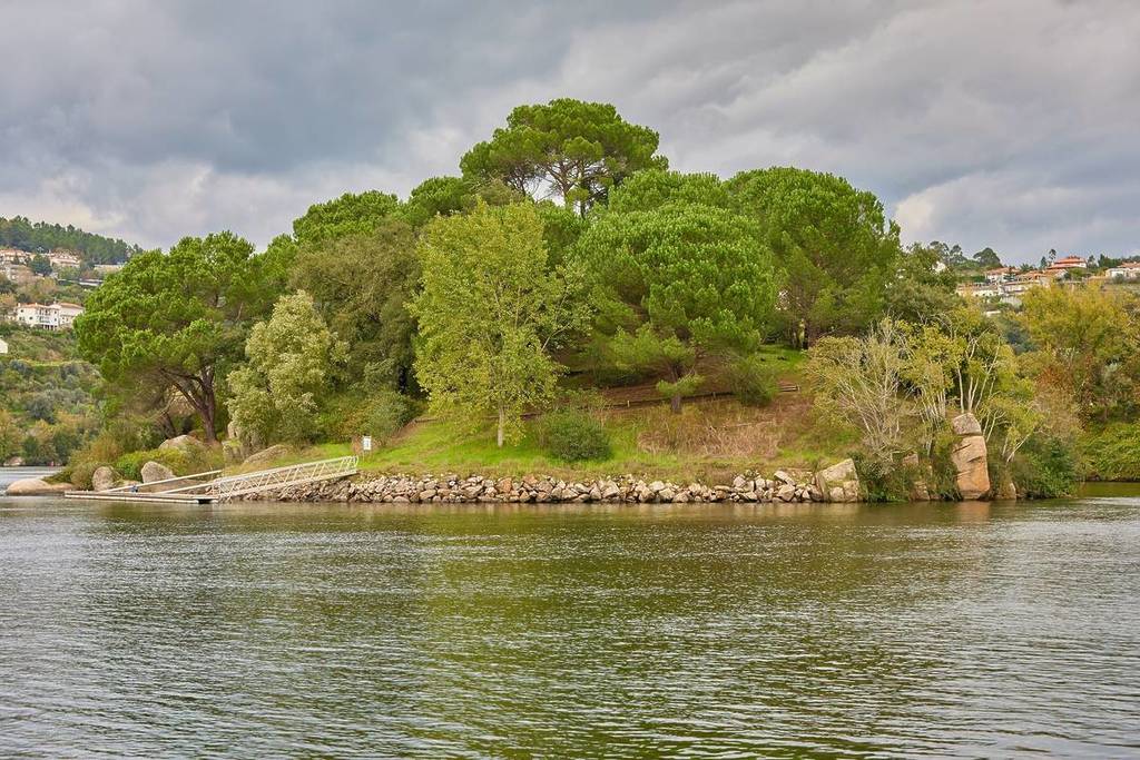 La Isla de los Amores es uno de los lugares fantásticos que visitar cerca de Oporto
