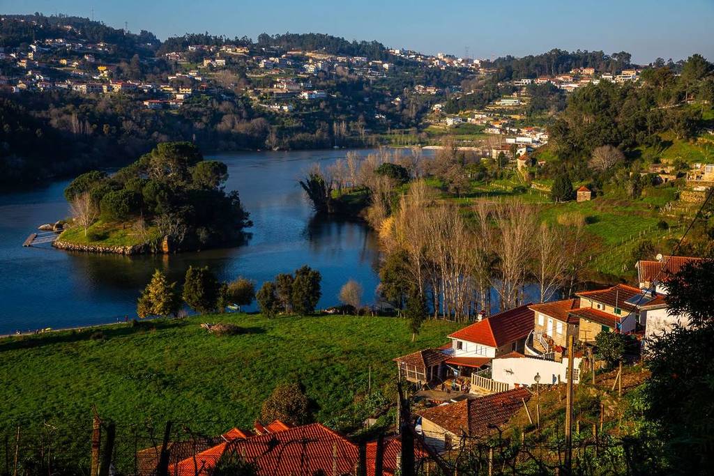 La Isla de los Amores es uno de los lugares fantásticos que visitar cerca de Oporto