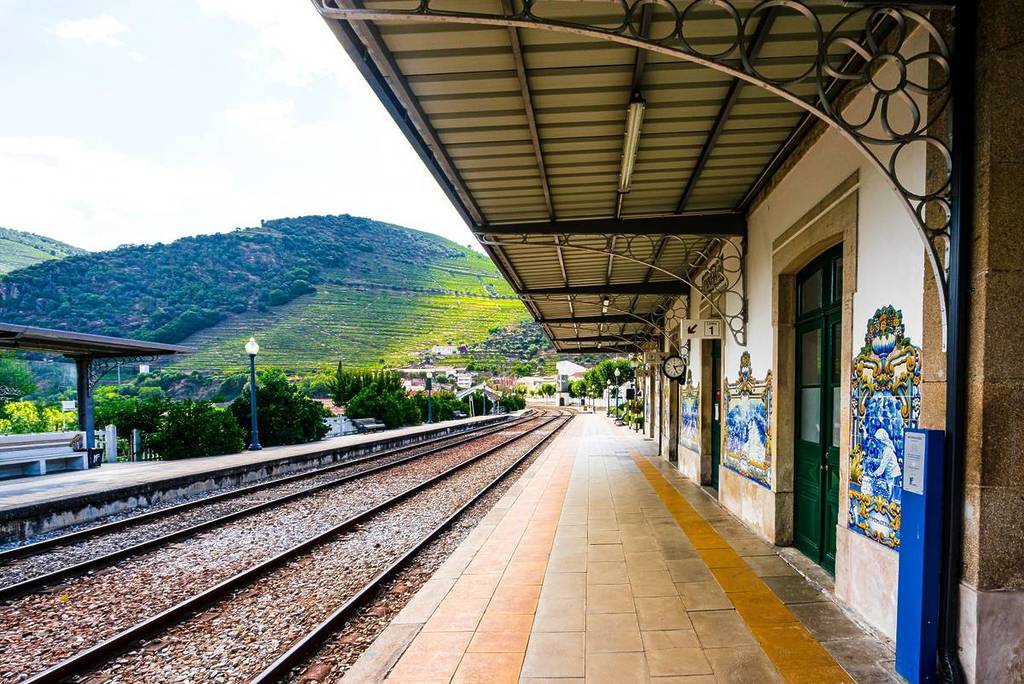 visitar la estación de Pinhão forma parte del programa del tren histórico del Duero