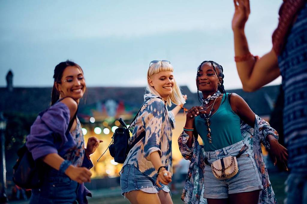 há vários festivais de verão em portugal, incluindo o primavera sound porto e mais